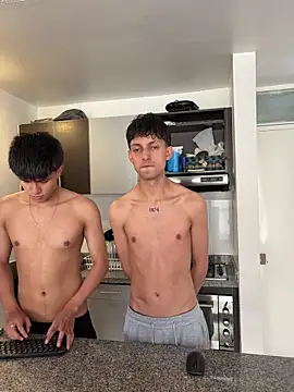 Snapshot of LYAN_DYLAN chatting on April 2026 08:20:02 PM LYAN DYLAN online show from April 2026 08:20:02 PM