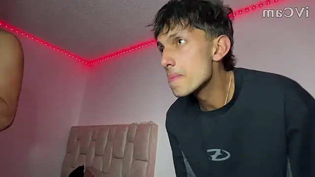 Snapshot of LYAN_DYLAN chatting on April 2026 11:54:02 PM LYAN DYLAN online show from April 2026 11:54:02 PM