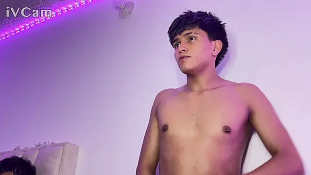 Snapshot of LYAN_DYLAN chatting on April 2026 11:00:01 PM LYAN DYLAN online show from April 2026 11:00:01 PM