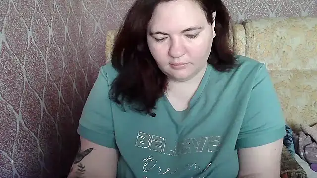 Snapshot of ElviraOreilllyX chatting on April 2026 06:24:01 AM ElviraOreilllyX online show from April 2026 06:24:01 AM