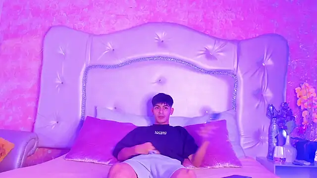 Snapshot of TylerCruz__ chatting on March 2026 01:22:02 PM TylerCruz online show from March 2026 01:22:02 PM