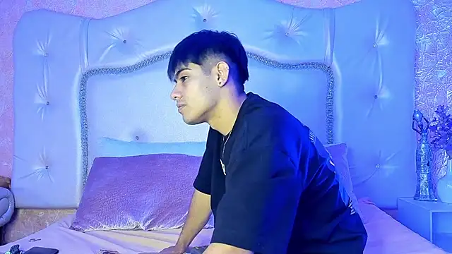 Snapshot of TylerCruz__ chatting on April 2026 03:12:01 PM TylerCruz online show from April 2026 03:12:01 PM