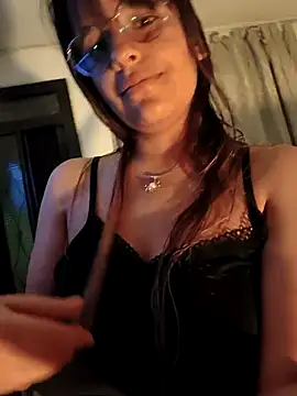 Snapshot of Ivvy_Bloom chatting on April 2026 11:53:01 PM Ivvy Bloom online show from April 2026 11:53:01 PM