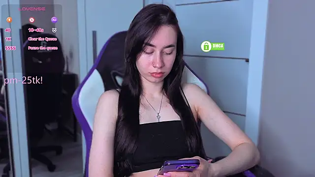 Emilyyy miss online show from May 2026 08:47:02 PM
