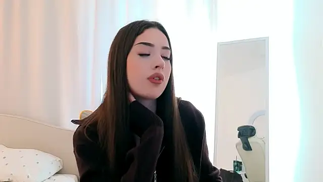 Snapshot of noonespyed chatting on April 2026 06:07:01 AM noonespyed online show from April 2026 06:07:01 AM