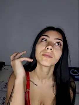 Snapshot of Crissdesire chatting on April 2026 11:19:01 AM Crissdesire online show from April 2026 11:19:01 AM