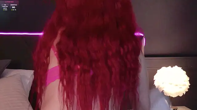 Snapshot of SiennaVosss chatting on April 2026 06:14:01 AM SiennaVosss online show from April 2026 06:14:01 AM