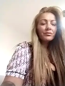 Snapshot of Exotic_ParisX chatting on May 2026 06:18:01 AM Exotic ParisX online show from May 2026 06:18:01 AM