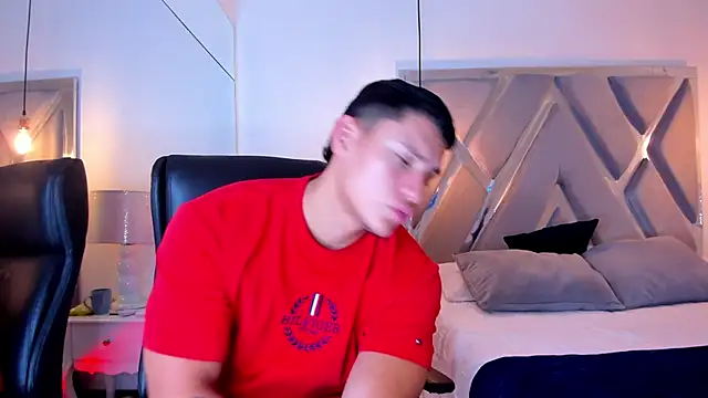 Snapshot of Chriss_Diamond chatting on March 2026 08:20:02 PM Chriss Diamond online show from March 2026 08:20:02 PM