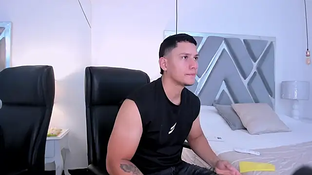 Snapshot of Chriss_Diamond chatting on April 2026 09:12:02 PM Chriss Diamond online show from April 2026 09:12:02 PM