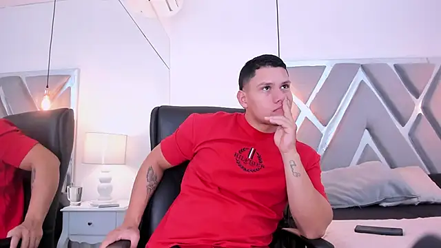 Snapshot of Chriss_Diamond chatting on April 2026 08:10:02 PM Chriss Diamond online show from April 2026 08:10:02 PM