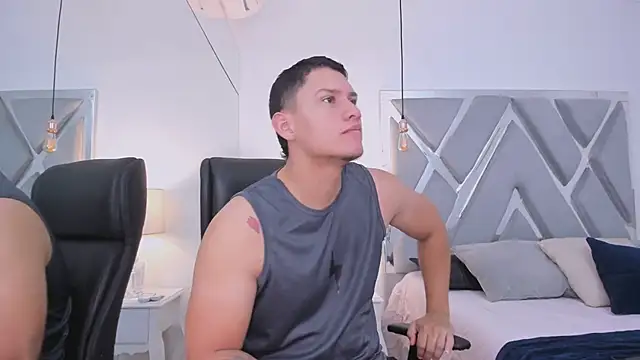 Snapshot of Chriss_Diamond chatting on April 2026 08:09:02 PM Chriss Diamond online show from April 2026 08:09:02 PM