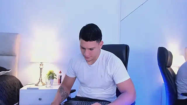 Snapshot of Chriss_Diamond chatting on June 2026 08:54:01 PM Chriss Diamond online show from June 2026 08:54:01 PM