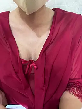 Snapshot of Amee_ chatting on April 2026 05:35:02 PM Amee online show from April 2026 05:35:02 PM