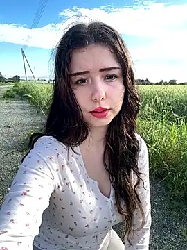 Snapshot of leiawifey chatting on April 2026 02:18:02 PM leiawifey online show from April 2026 02:18:02 PM