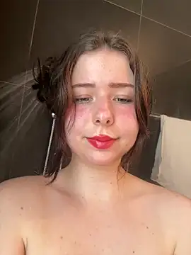 Snapshot of leiawifey chatting on April 2026 02:39:02 PM leiawifey online show from April 2026 02:39:02 PM