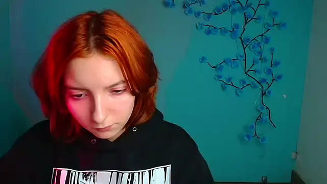 Snapshot of Butterfly_Milly chatting on April 2026 06:00:02 AM Butterfly Milly online show from April 2026 06:00:02 AM