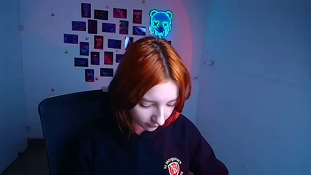 Snapshot of Butterfly_Milly chatting on April 2026 06:29:01 AM Butterfly Milly online show from April 2026 06:29:01 AM