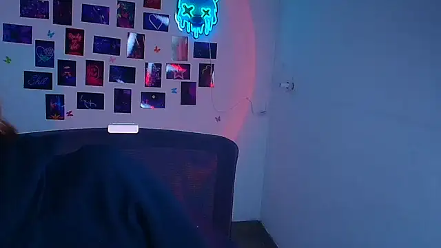 Snapshot of Butterfly_Milly chatting on April 2026 08:07:02 AM Butterfly Milly online show from April 2026 08:07:02 AM