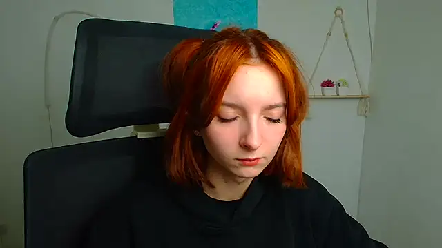 Snapshot of Butterfly_Milly chatting on April 2026 11:39:02 AM Butterfly Milly online show from April 2026 11:39:02 AM