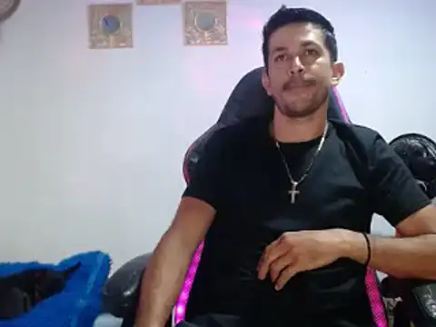 Snapshot of 21Latinlover chatting on April 2026 04:12:01 AM 21Latinlover online show from April 2026 04:12:01 AM