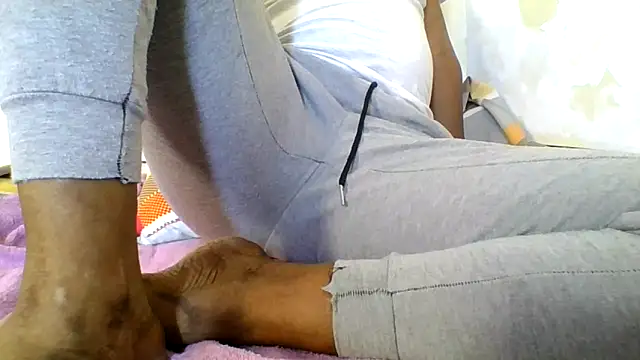 Snapshot of Thandie40 chatting on May 2026 07:42:01 PM Thandie40 online show from May 2026 07:42:01 PM