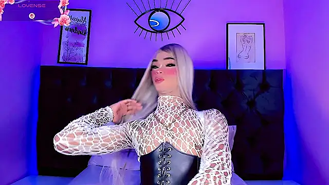 Kornylovee online show from July 2026 09:41:01 PM