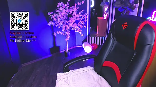 Snapshot of angelic_coy chatting on April 2026 04:01:01 PM angelic coy online show from April 2026 04:01:01 PM