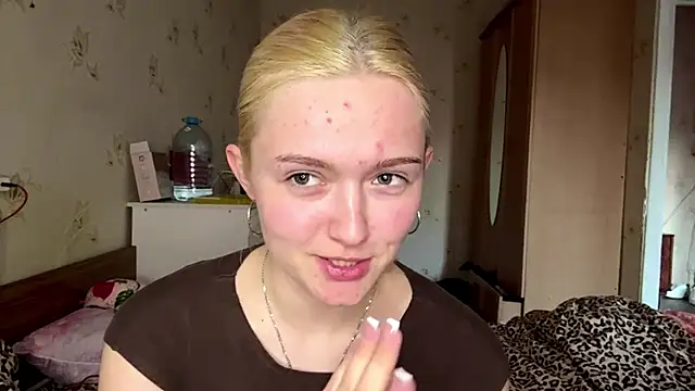 Snapshot of Sophia_Blonde chatting on April 2026 02:28:01 PM Sophia Blonde online show from April 2026 02:28:01 PM