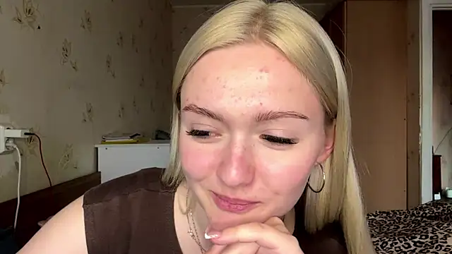 Snapshot of Sophia_Blonde chatting on April 2026 02:56:01 PM Sophia Blonde online show from April 2026 02:56:01 PM