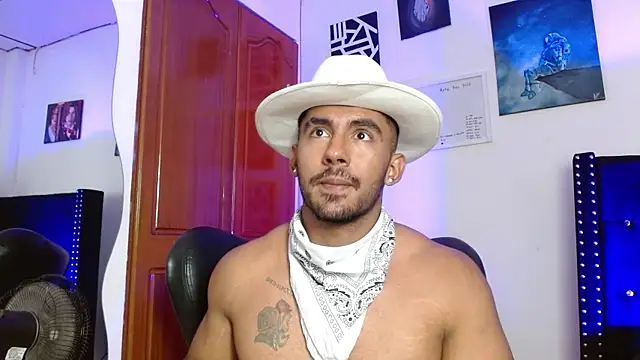 Snapshot of romanpearce_ chatting on April 2026 05:53:02 PM romanpearce online show from April 2026 05:53:02 PM