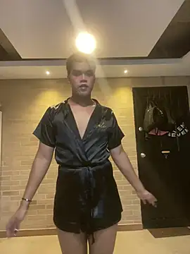 Snapshot of Sweet_Darius chatting on April 2026 03:34:01 AM Sweet Darius online show from April 2026 03:34:01 AM