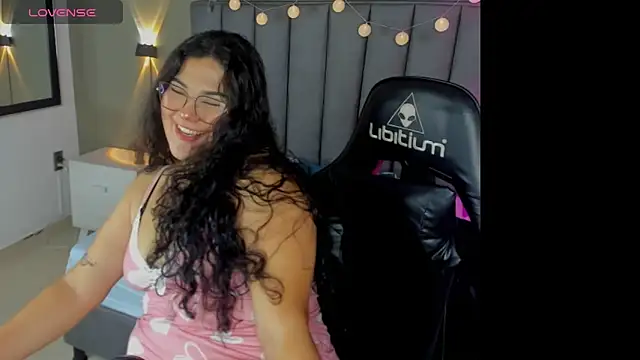 Snapshot of madison_abril chatting on April 2026 02:34:02 AM madison abril online show from April 2026 02:34:02 AM