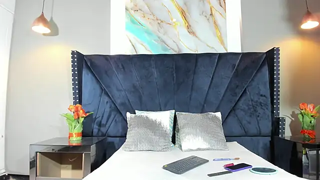 Sara Hanks online show from April 2026 02:25:01 PM