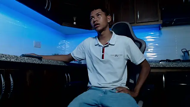 Snapshot of LexSin17 chatting on April 2026 07:20:02 PM LexSin17 online show from April 2026 07:20:02 PM