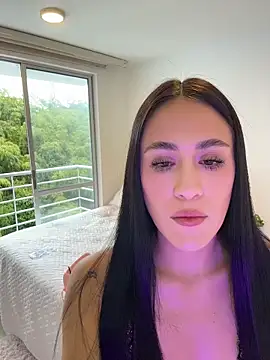 Snapshot of SerenaFox_ chatting on May 2026 08:16:01 PM SerenaFox online show from May 2026 08:16:01 PM