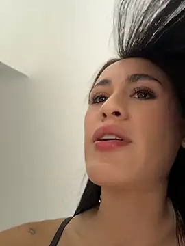 Snapshot of SerenaFox_ chatting on May 2026 08:05:01 PM SerenaFox online show from May 2026 08:05:01 PM
