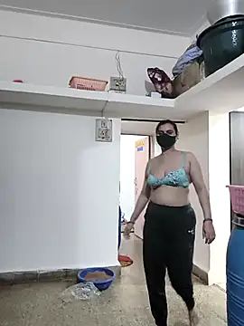 HeartlessGirl online show from April 2026 03:23:01 PM