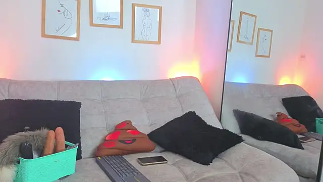 Snapshot of CharlotteCopper_ chatting on April 2026 10:38:02 AM CharlotteCopper online show from April 2026 10:38:02 AM