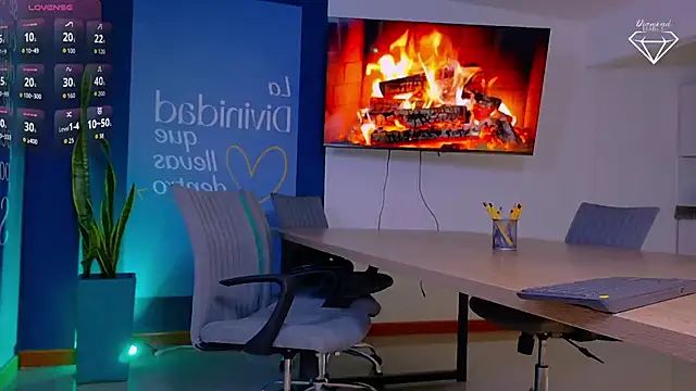 Diamondpierce online show from April 2026 07:52:02 PM