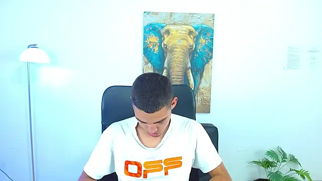 lucass 18 online show from April 2026 08:14:02 PM