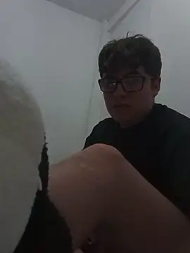 Snapshot of upssamuuu chatting on April 2026 09:08:02 PM upssamuuu online show from April 2026 09:08:02 PM