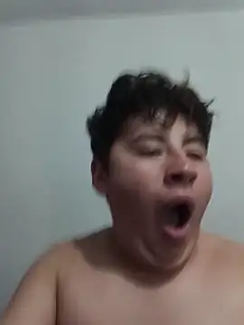 Snapshot of upssamuuu chatting on April 2026 01:17:02 PM upssamuuu online show from April 2026 01:17:02 PM