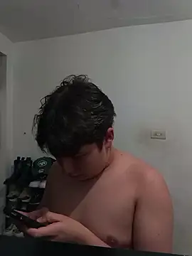 Snapshot of upssamuuu chatting on April 2026 01:39:01 AM upssamuuu online show from April 2026 01:39:01 AM