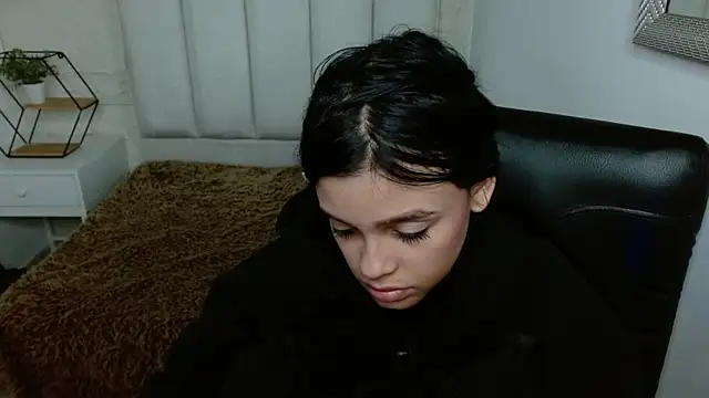 mia velvetk online show from April 2026 07:45:01 AM