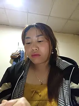 Snapshot of he-se-kin chatting on April 2026 03:37:02 AM he-se-kin online show from April 2026 03:37:02 AM