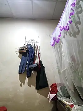 Snapshot of he-se-kin chatting on April 2026 12:43:02 AM he-se-kin online show from April 2026 12:43:02 AM