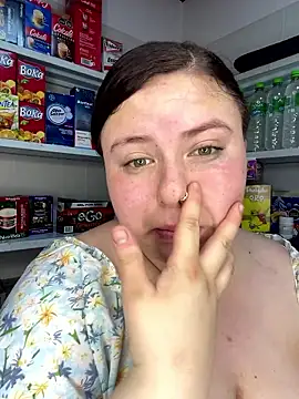 Snapshot of kitty__pinnk chatting on April 2026 07:33:02 PM kitty pinnk online show from April 2026 07:33:02 PM