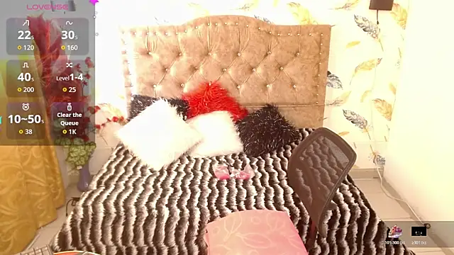 Snapshot of Luna-Foxx chatting on March 2026 07:37:01 PM Luna-Foxx online show from March 2026 07:37:01 PM