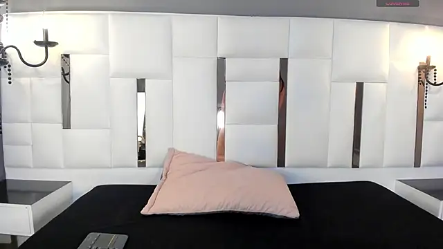 Snapshot of magic_zantana chatting on April 2026 05:13:02 PM magic zantana online show from April 2026 05:13:02 PM